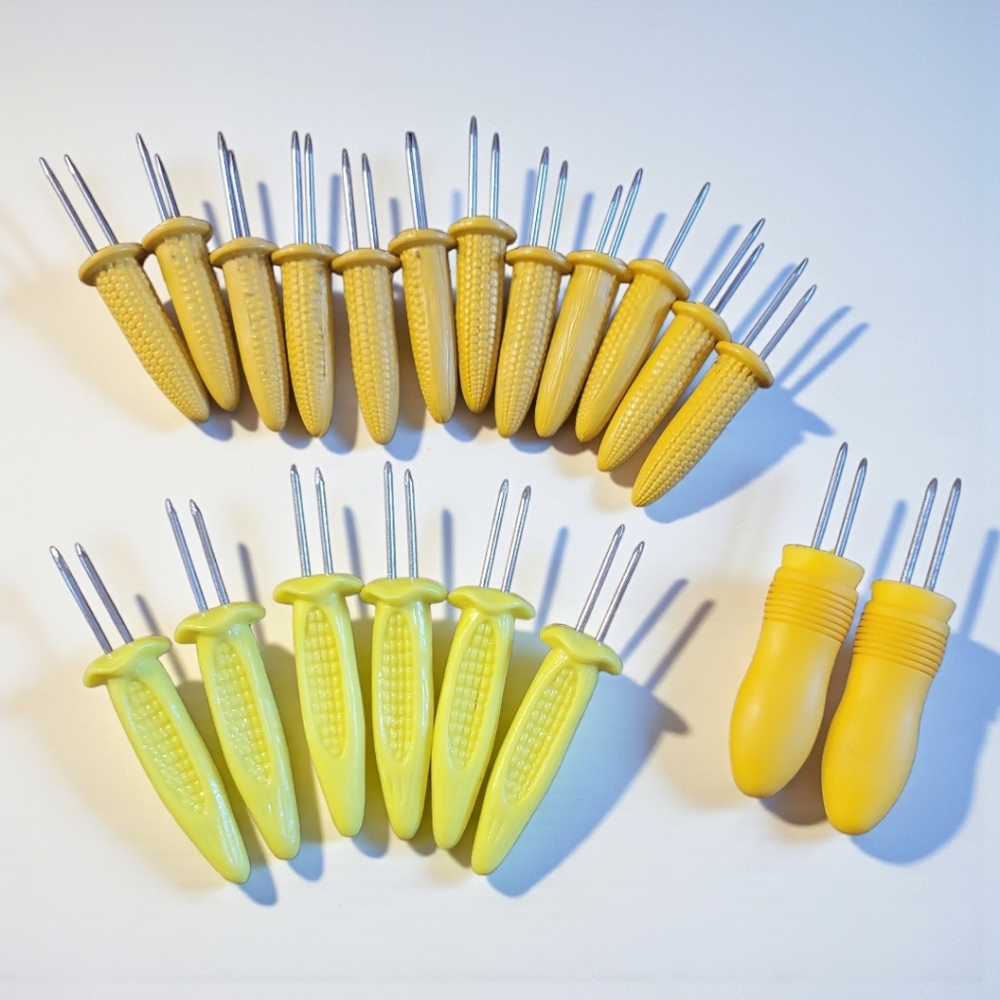 Vintage CORN ON THE COB PLASTIC/METAL HOLDERS Skewers Set Of 10  Yellow 20 Piece